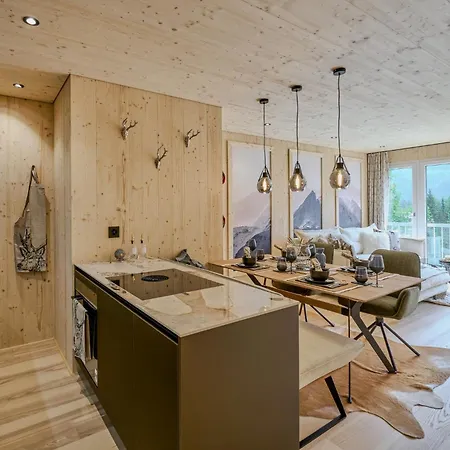 Appartamaint Tscherv By Vacations, Exklusive Im Zentrum Mit Blick Auf Den Untersee Und Berge Inkl Parkplatz Arosa