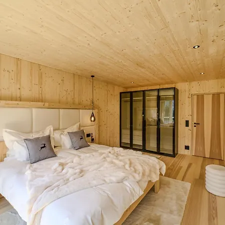 Appartamaint Tscherv By Vacations, Exklusive Im Zentrum Mit Blick Auf Den Untersee Und Berge Inkl Parkplatz